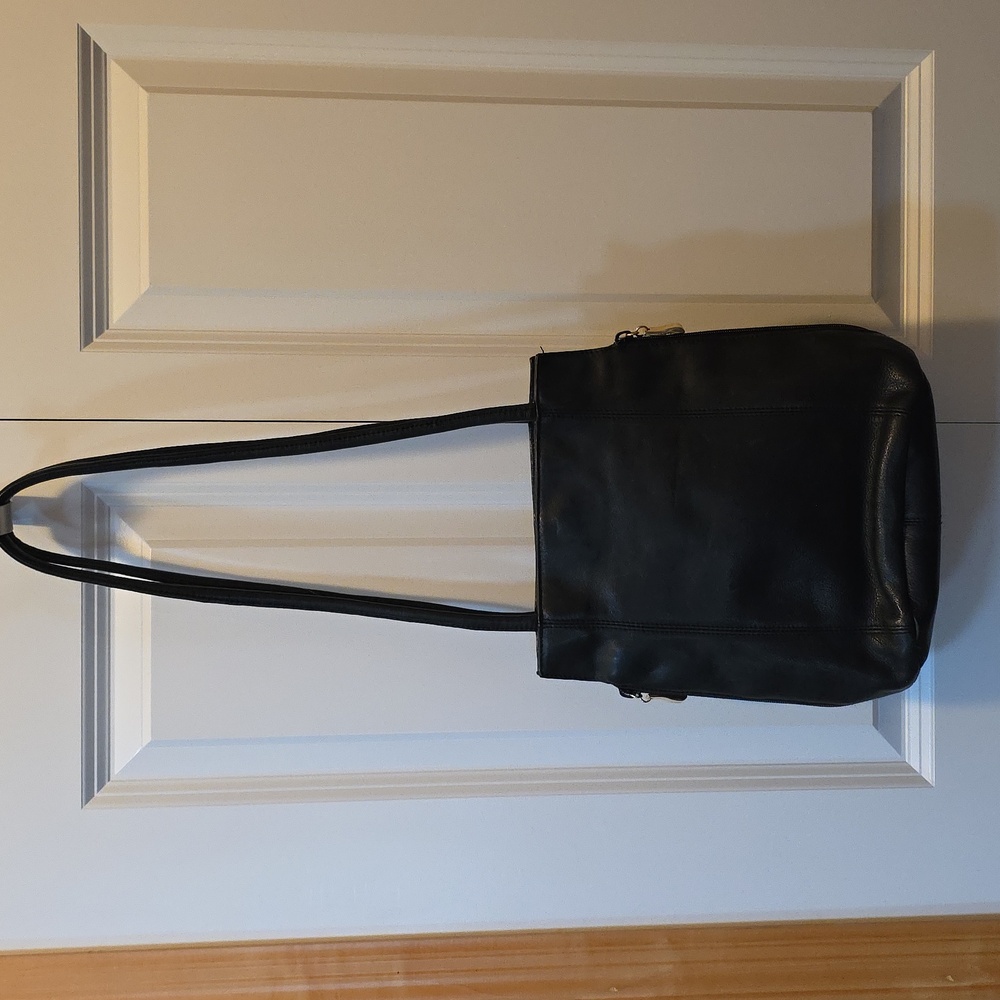 A Giannetti Vintage 90's soft leather feel shoulder bag purse Rare Find🦋